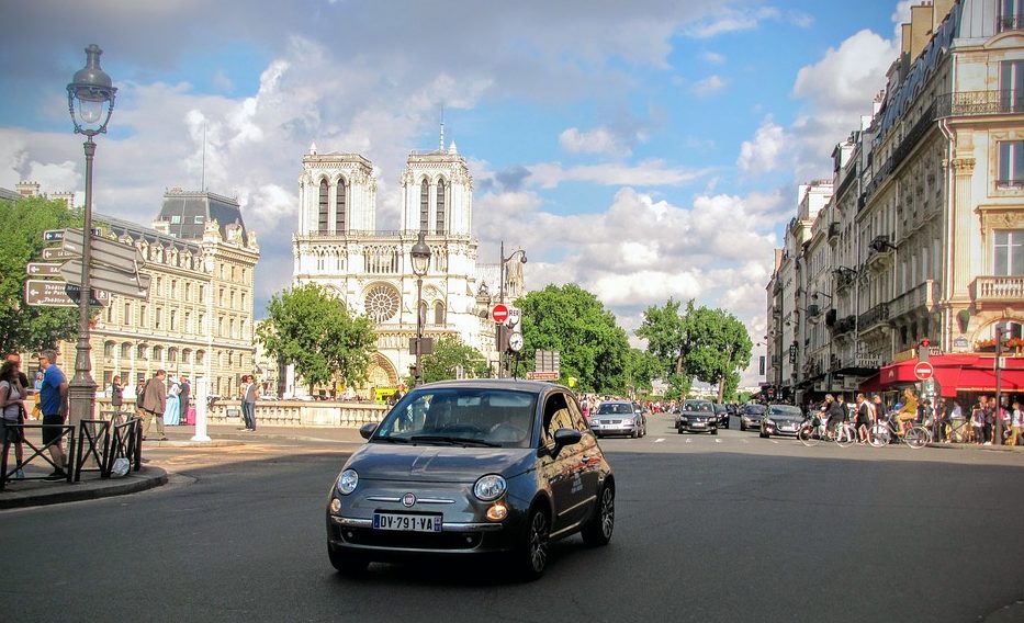 Côte d'Azur met de auto door parijs, milieusticker nodig