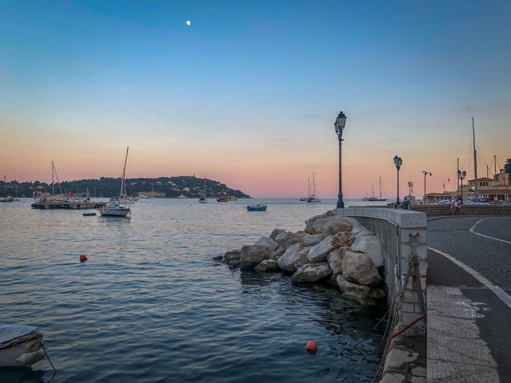 Côte d'Azur zonsondergang strand